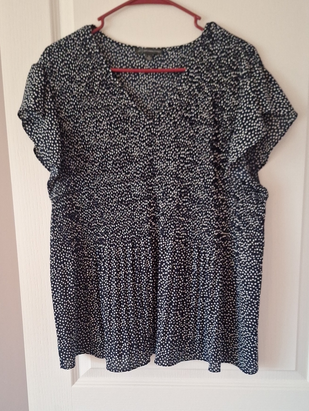 Adrianna Papell Black and White Speckled Short Sleeve Blouse